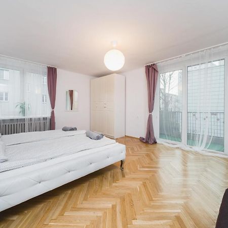 Sunshine Parkside Hideaway - 3 Bedroom - By Upstairs Krasków Eksteriør bilde