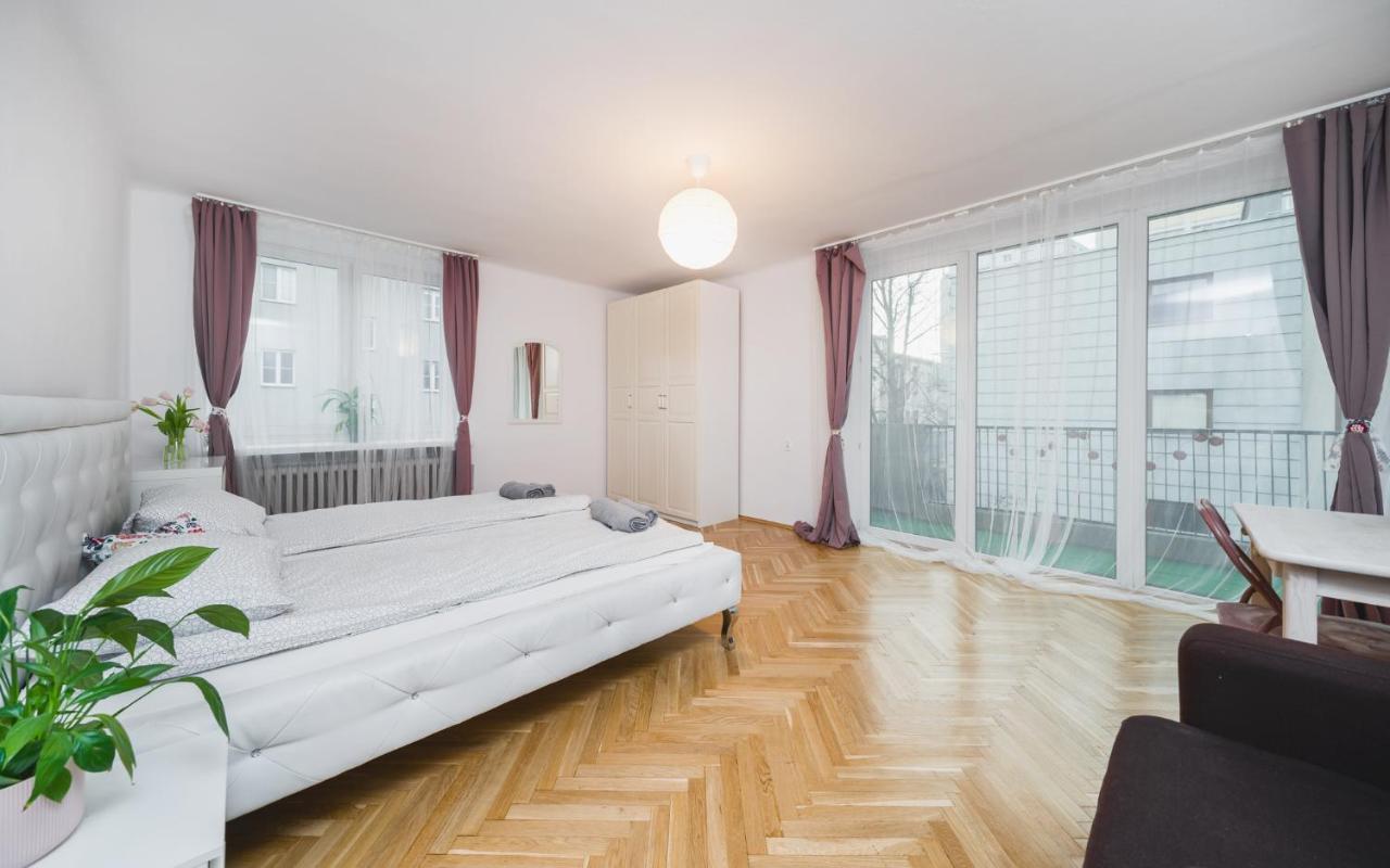 Sunshine Parkside Hideaway - 3 Bedroom - By Upstairs Krasków Eksteriør bilde