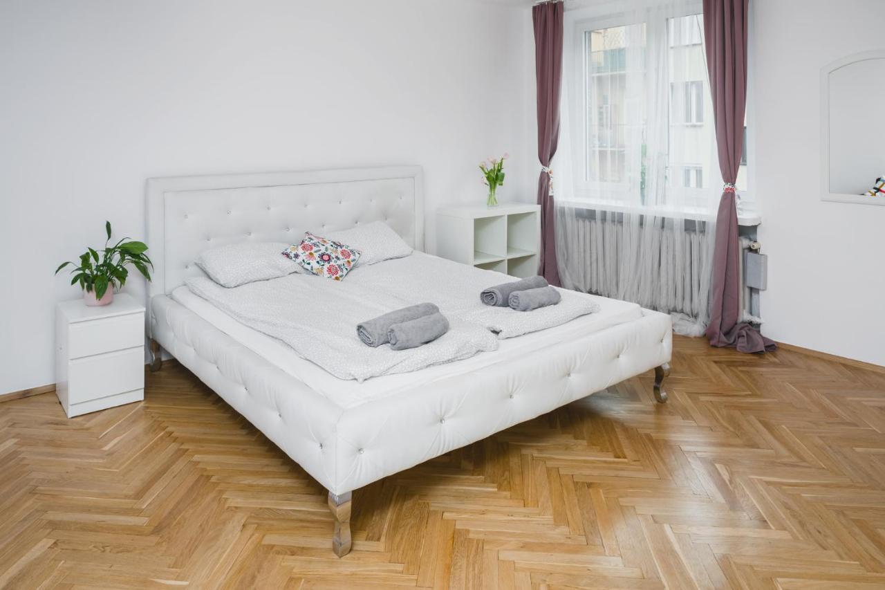 Sunshine Parkside Hideaway - 3 Bedroom - By Upstairs Krasków Eksteriør bilde