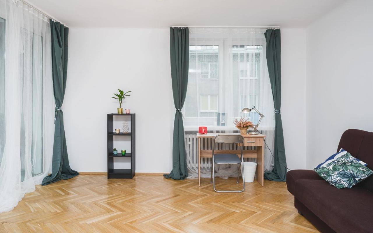 Sunshine Parkside Hideaway - 3 Bedroom - By Upstairs Krasków Eksteriør bilde