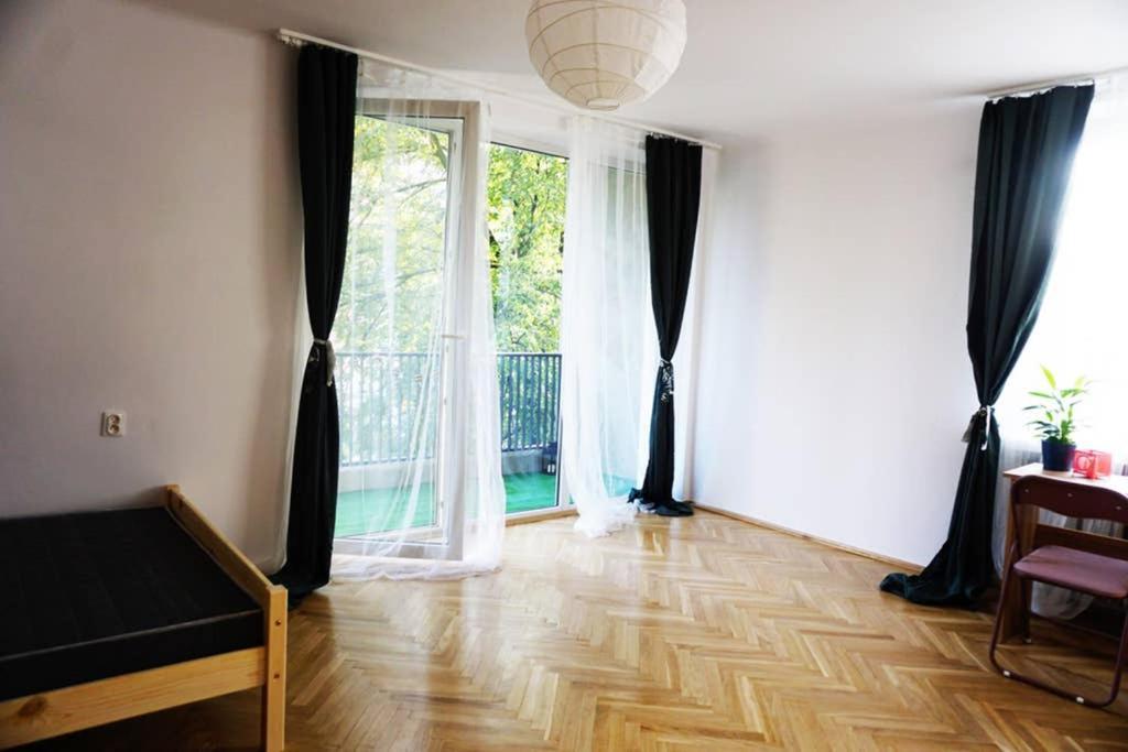 Sunshine Parkside Hideaway - 3 Bedroom - By Upstairs Krasków Eksteriør bilde