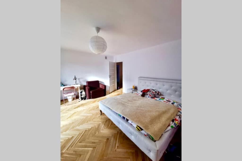 Sunshine Parkside Hideaway - 3 Bedroom - By Upstairs Krasków Eksteriør bilde