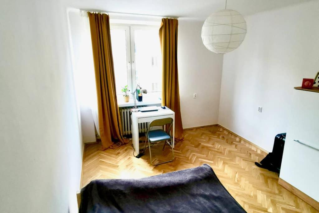 Sunshine Parkside Hideaway - 3 Bedroom - By Upstairs Krasków Eksteriør bilde