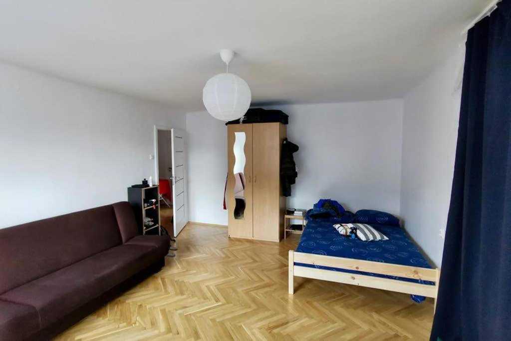 Sunshine Parkside Hideaway - 3 Bedroom - By Upstairs Krasków Eksteriør bilde